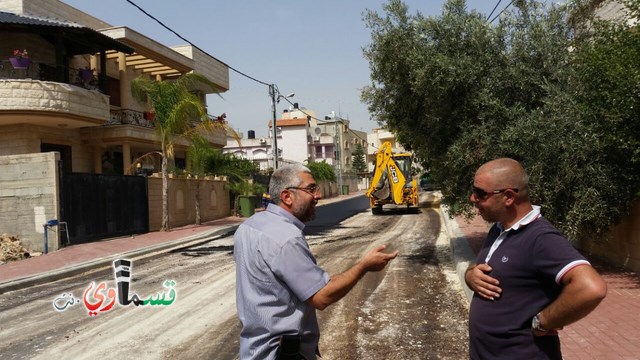  فيديو : من ايطاليا الى كفرقاسم ..رئيس البلدية المحامي عادل بدير يشرف على تزفيت الحي الجنوبي لمدرسة ابن خلدون 